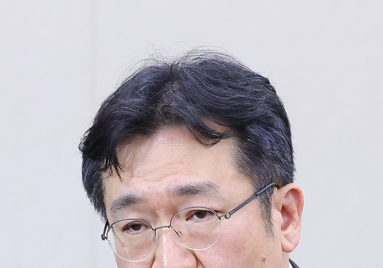 의원 질의 답변하는 정일권 검사