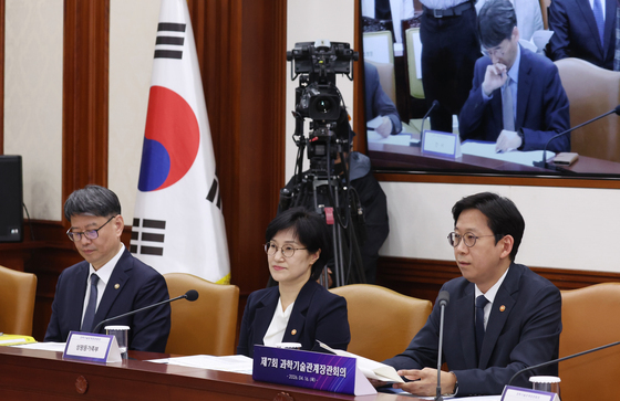 과학기술관계장관회의 주재하는 배경훈 부총리