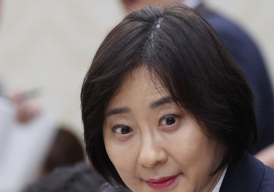 과학기술관계장관회의 참석하는 이스란 차관