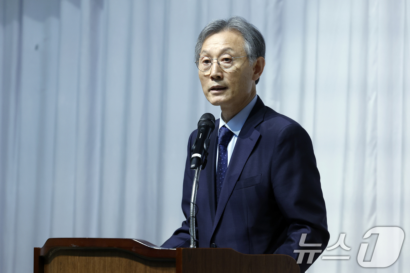 (서울=뉴스1) 박정호 기자 = 고광헌 방송미디어통신심의위원회 위원장이 16일 오후 서울시 양천구 목동동로 방송회관에서 열린 취임식에서 취임사를 하고 있다.  2026.4.16/뉴 …