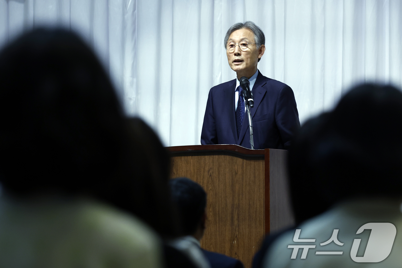 (서울=뉴스1) 박정호 기자 = 고광헌 방송미디어통신심의위원회 위원장이 16일 오후 서울시 양천구 목동동로 방송회관에서 열린 취임식에서 취임사를 하고 있다. 2026.4.16/뉴스 …