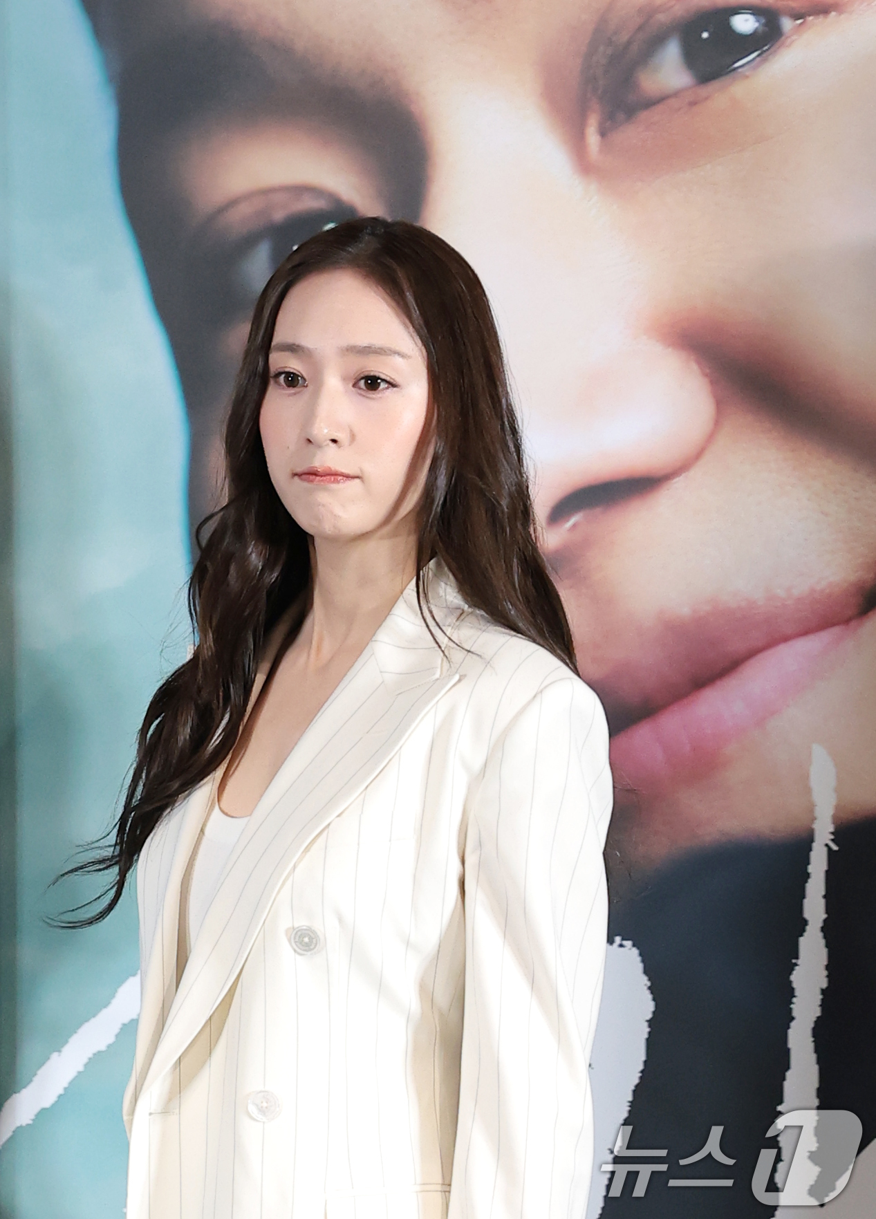 (서울=뉴스1) 권현진 기자 = 배우 정수정이 16일 서울 용산구 CGV용산아이파크몰에서 열린 영화 '짱구'(감독 정우, 오성호) 언론시사회에 참석하고 있다.'짱구'는 매번 꺾이고 …