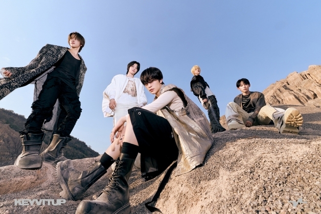 키빗업, 데뷔부터 뜨겁다…美 아마존뮤직 '베스트 셀러 송즈' 1위