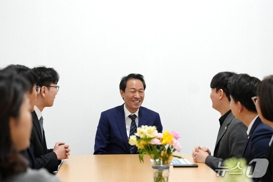 우상호 후보 "강원을 청정 에너지 자립도시로…유수 기업 유치하겠다"