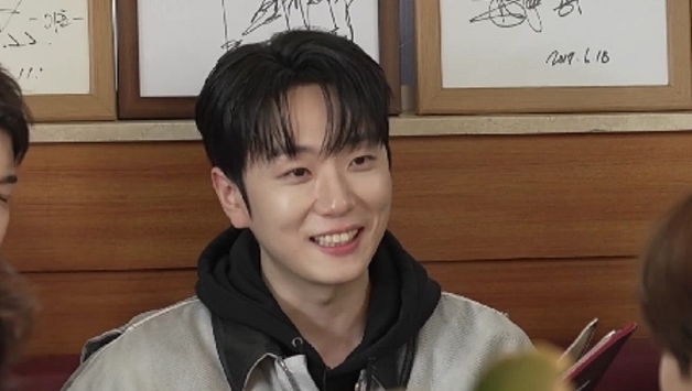 "돈 벌면 여유 생겨"…전현무, '김연아♥' 고우림에 부러움 폭발