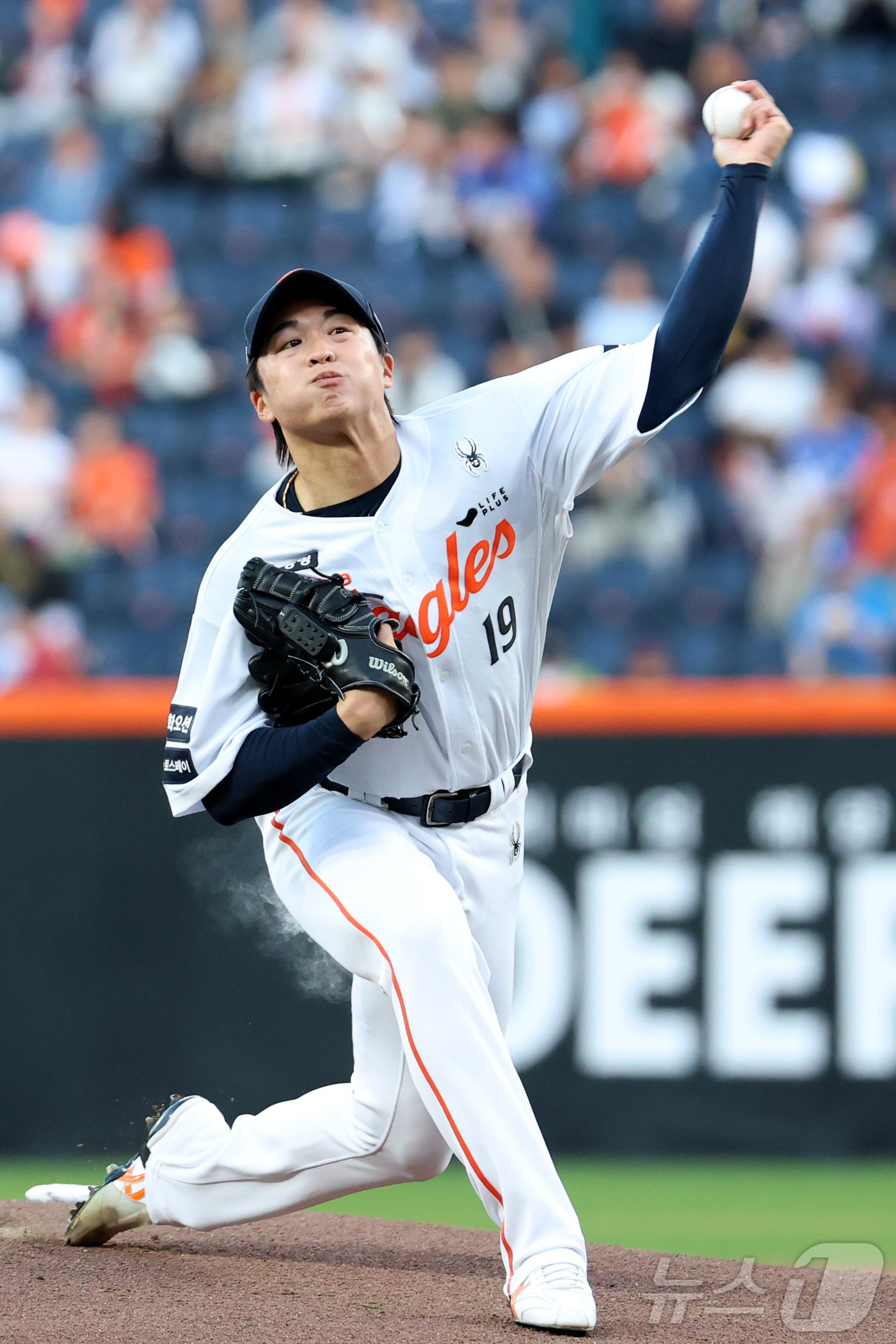 (대전=뉴스1) 김기남 기자 = 16일 대전 한화생명볼파크에서 열린 2026 신한 SOL KBO리그 삼성 라이온즈와 한화 이글스의 경기에서 한화 왕옌청이 선발 투구하고 있다. 20 …