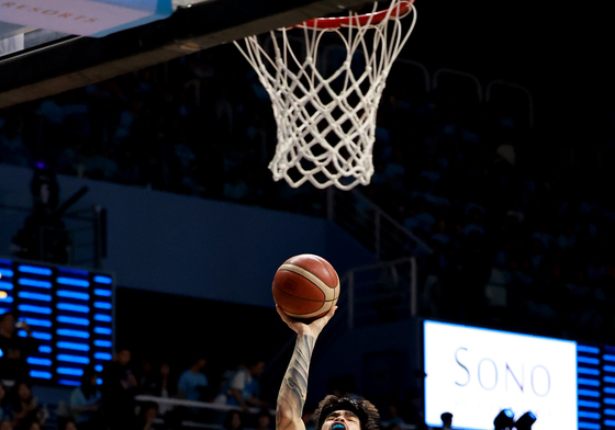 첫 득점으로 앞서가는 소노