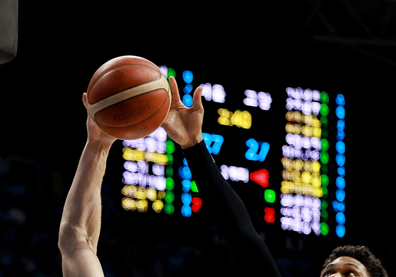 치열한 리바운드 대결