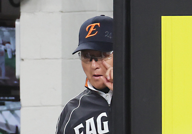 4점 차 열세에서 필승조 투입…한화 김경문 감독 "자신감 찾아야 한다"