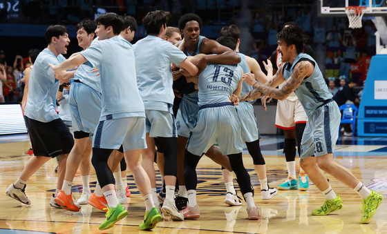 프로농구 소노, SK에 싹쓸이 3연승…창단 첫 4강 PO 진출
