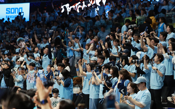 4강 진출 기뻐하는 팬들