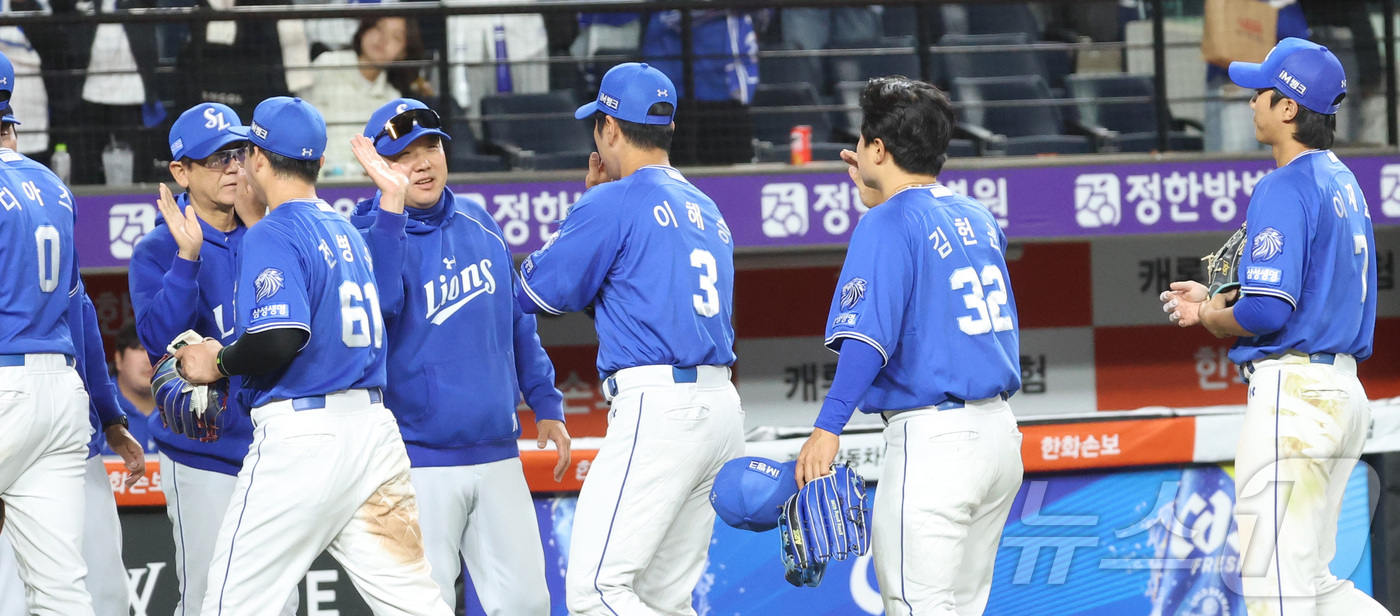 (대전=뉴스1) 김기남 기자 = 16일 대전 한화생명볼파크에서 열린 2026 신한 SOL KBO리그 삼성 라이온즈와 한화 이글스의 경기에서 삼성이 승리, 6연승 단독 선두를 이어가 …