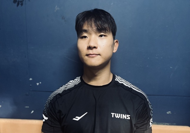 '홀드 공동 선두' LG 우강훈 "직구만 있다고? 변화구도 던진다"