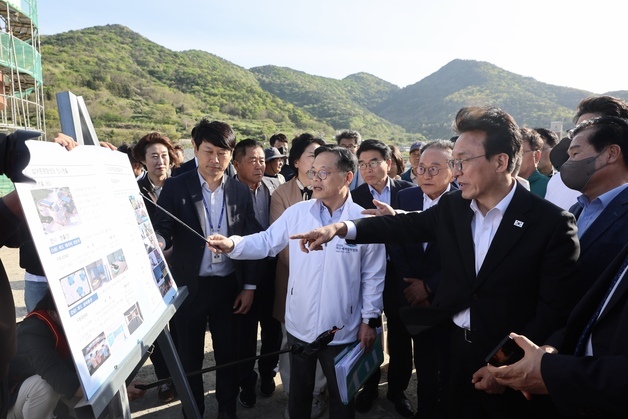 金총리, 여수세계섬박람회 5개월 앞두고 현장점검 "책임 있게 준비해야"