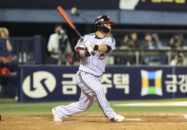 '짜릿한 결승타' LG 문성주 "동료들 덕분에 좋은 기회 많이 얻어"