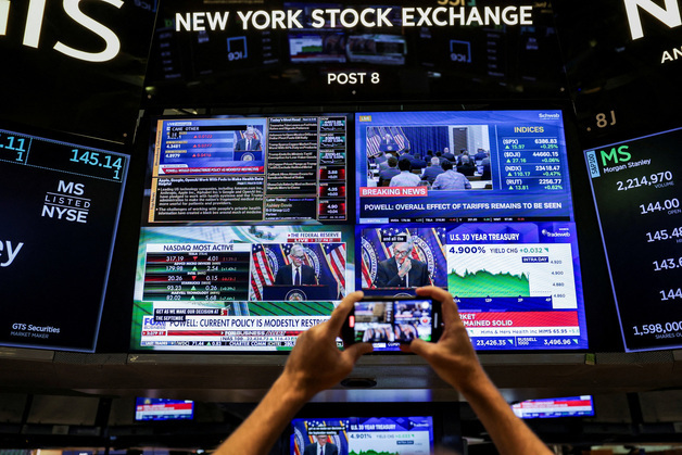 나스닥  0.4% 올라 12일 연속 상승…중동 낙관론에 또 사상 최고[뉴욕마감]