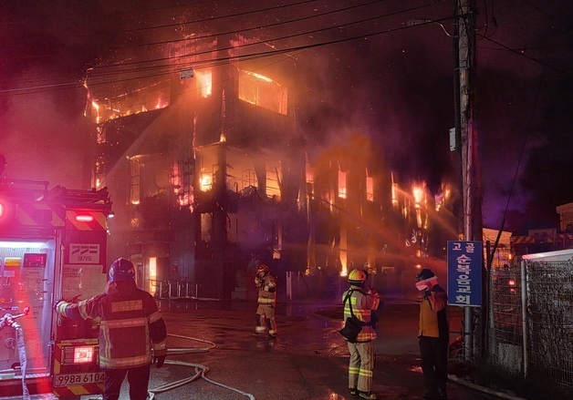 고양 관산동 교회 화재 7시간여 만에 완진…건물 6개동 소실