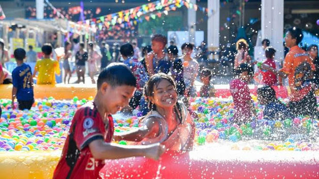 '세계적인 물축제' 태국 송끄란, 경제 효과 1조 돌파…역대 최대 매출 달성