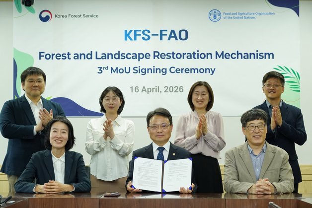 K-산림복원 세계로…축구장 7천개 규모 황폐지 되살린다