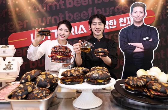 롯데리아, '삐딱한 천재' 이찬양 셰프와 협업한 번트 비프버거 출시