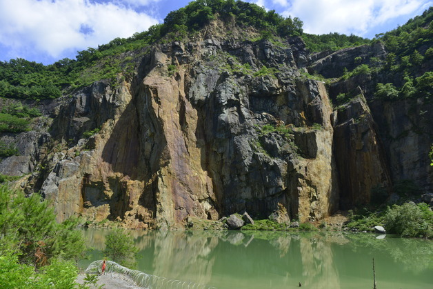 "한국에도 이런 데가?" 대구 SNS 명소 가창 채석장…강제 복구되나