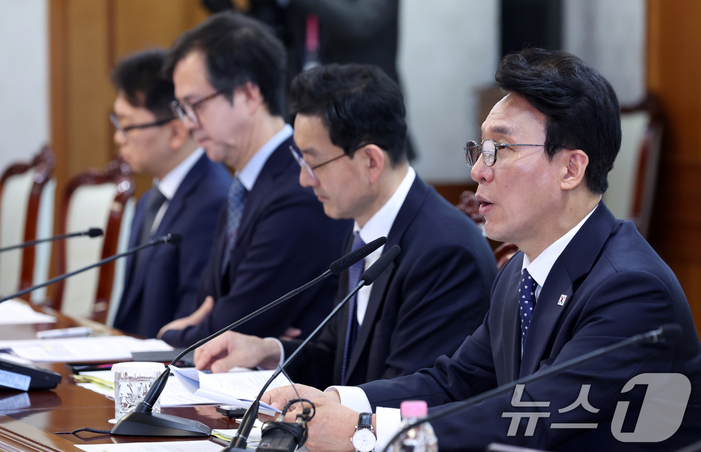 (서울=뉴스1) 김명섭 기자 = 김민석 국무총리가 17일 오전 서울  종로구 세종대로 정부서울청사에서 열린 마약류 대응 관계장관회의에서 모두 발언을 하고 있다.  2026.4.17 …