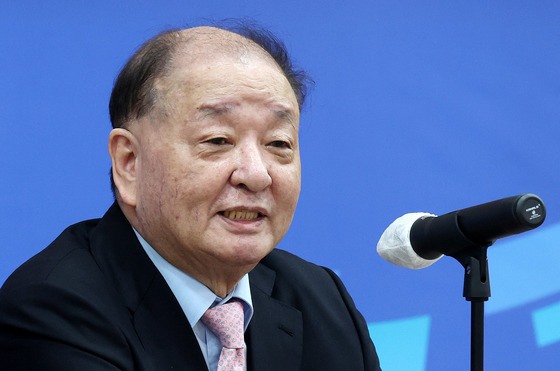 취임사 하는 강창일 민주평통자문회의 수석부의장