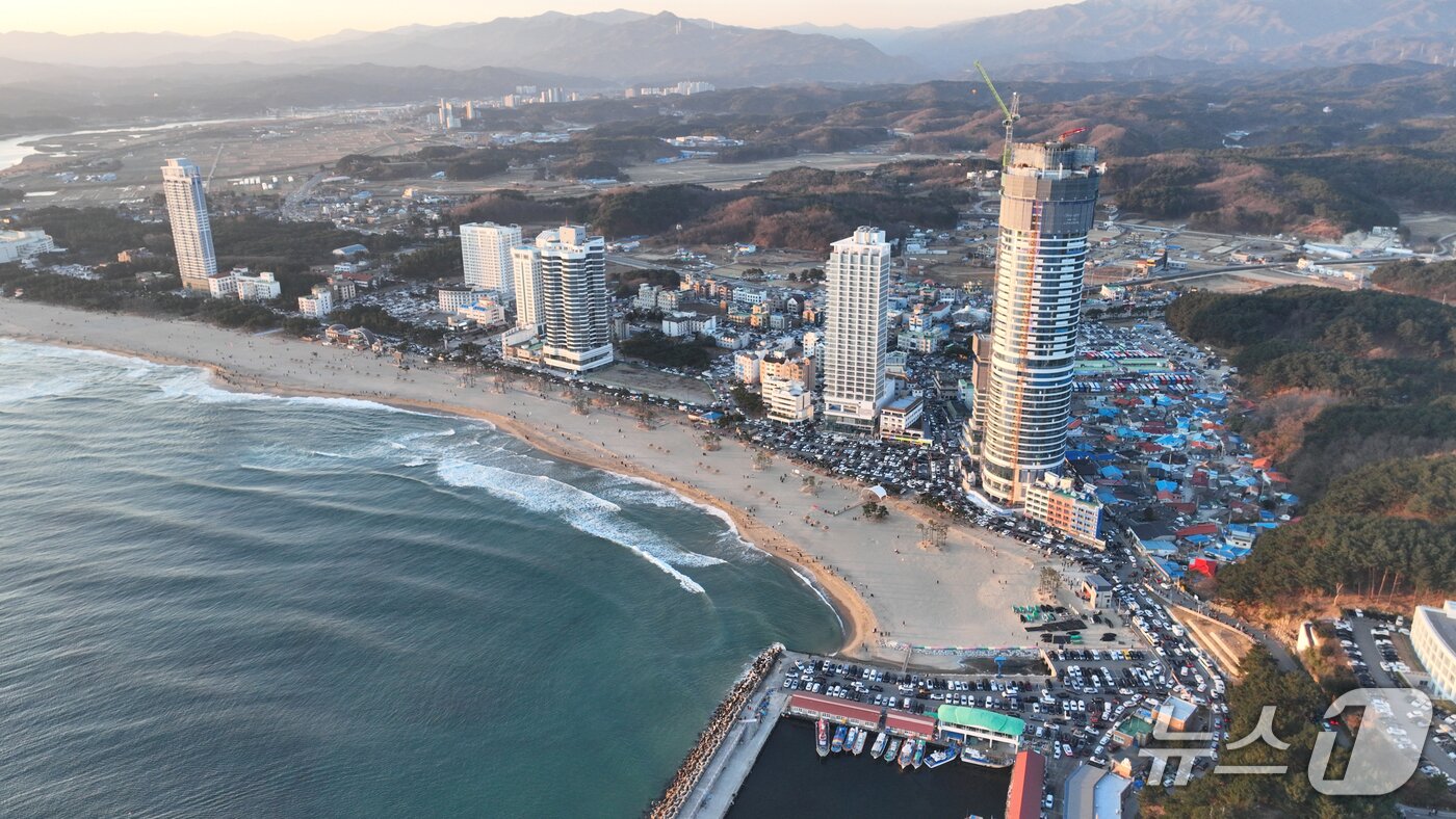 본문 이미지 - 낙산해변 전경.(양양군 제공, 재판매 및 DB 금지) 2026.4.17/뉴스1