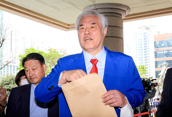 '총선 전 승려들에게 식사 제공' 전광훈 목사 측근, 2심도 집행유예