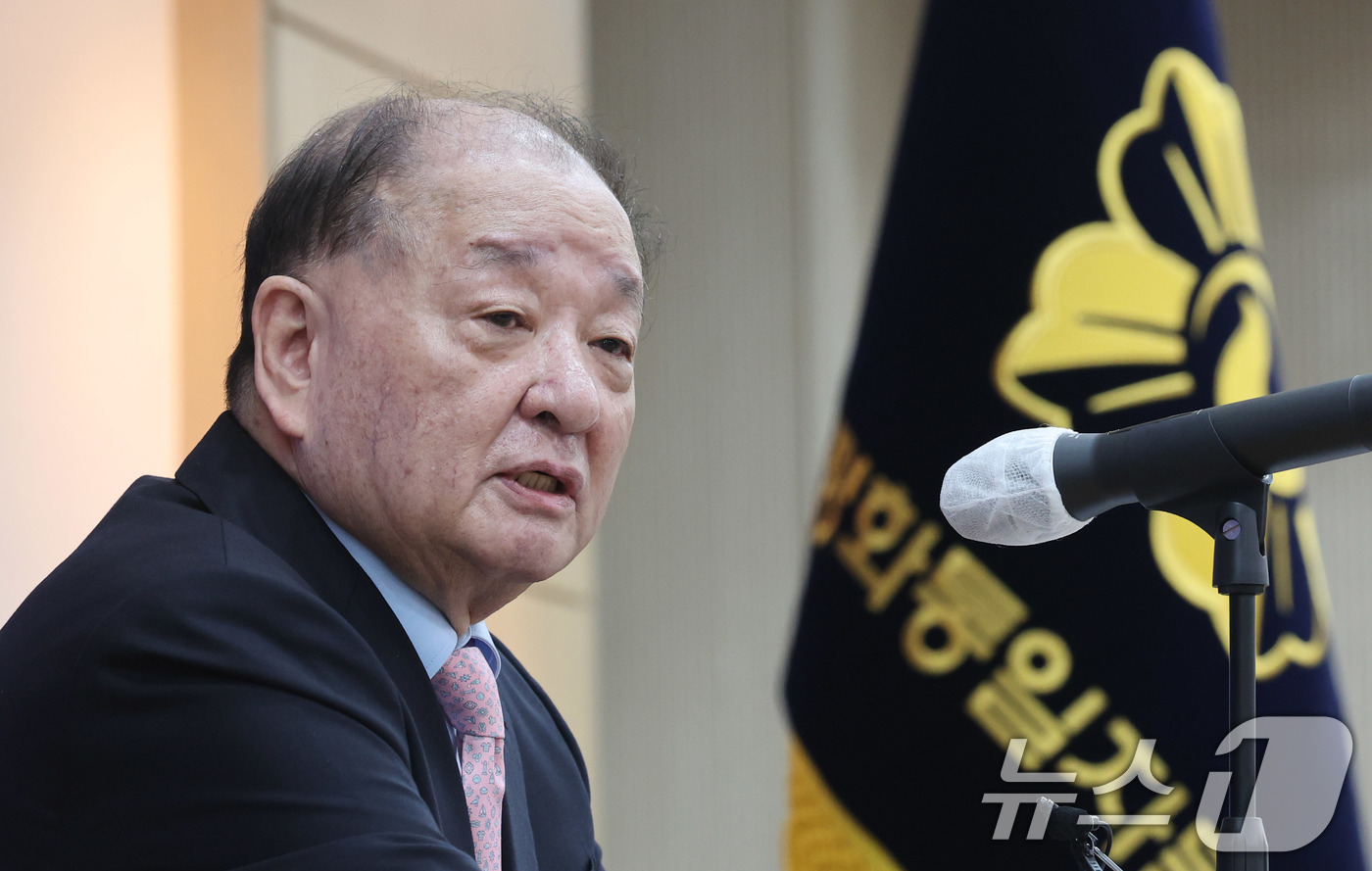 (서울=뉴스1) 박지혜 기자 = 강창일 민주평화통일자문회의 수석부의장이 17일 서울 중구 민주평화통일자문회의 대회의실에서 열린 취임식에서 취임사를 하고 있다. 2026.4.17/뉴 …