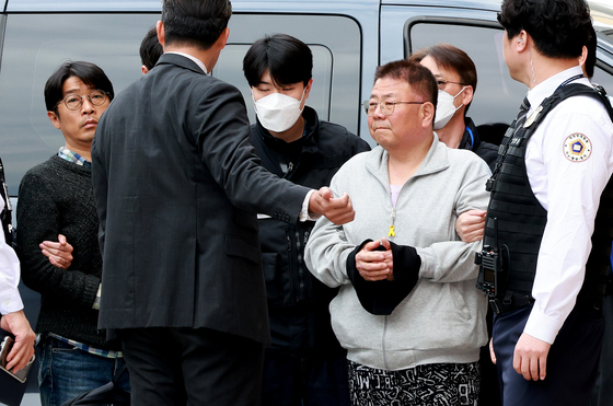 영장실질심사 받는 지혜복 씨 복직 요구 시위대 3인