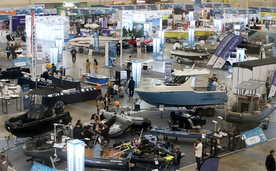 부산국제보트쇼 개막…해양레저 장비 한자리에