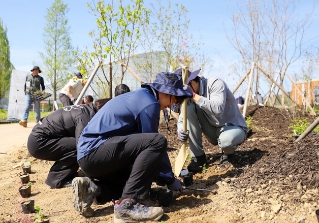 '금융 넘어 자연으로'…세종수목원에 'iM뱅크 숲' 조성