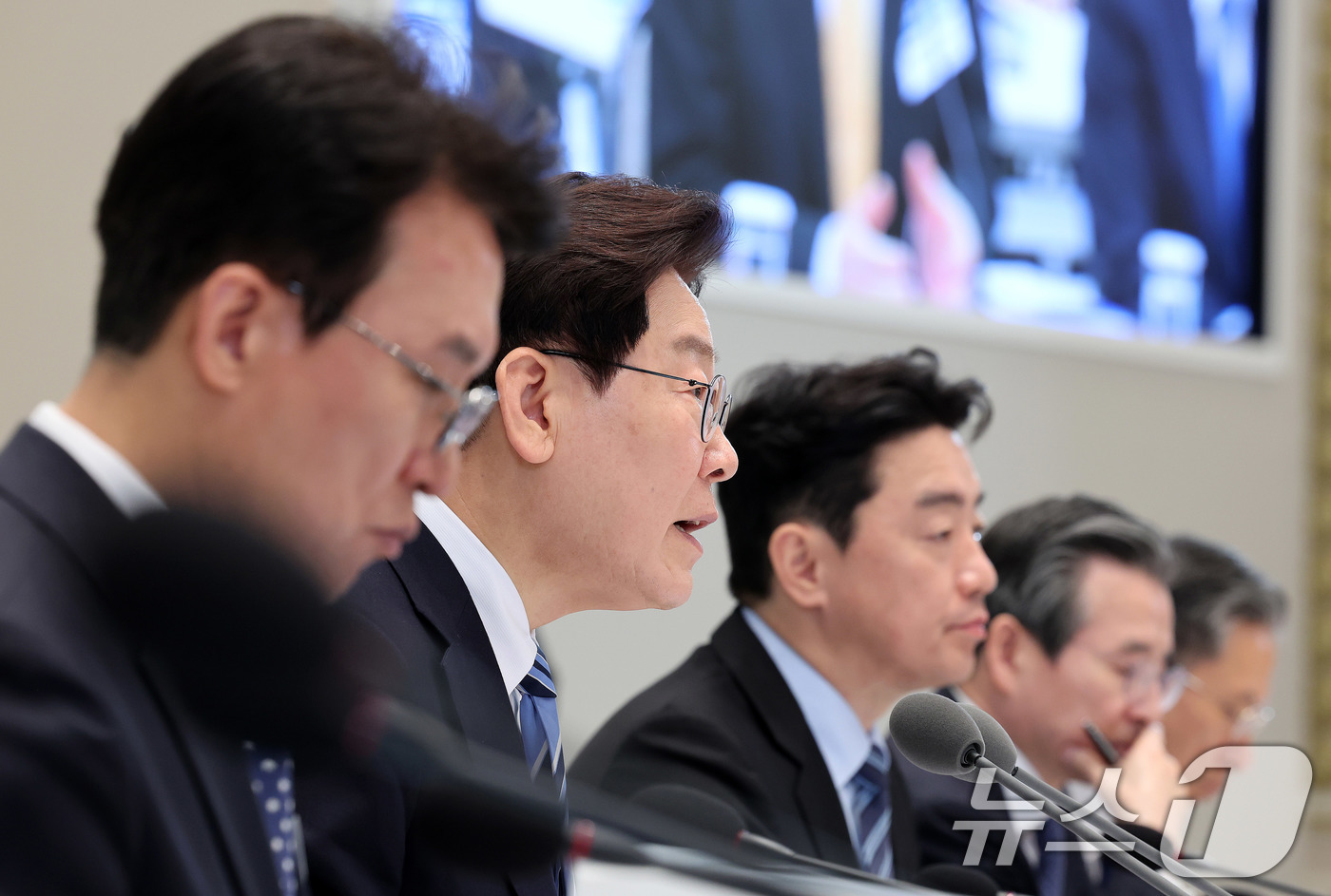 (서울=뉴스1) 이재명 기자 = 이재명 대통령이 17일 청와대에서 열린 공공기관 및 유관기관 업무보고에서 발언을 하고 있다. 2026.4.17/뉴스1