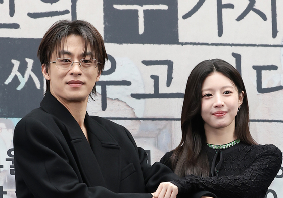 구교환·고윤정, 동만이와 은아