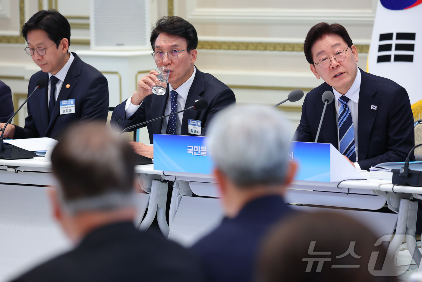 (서울=뉴스1) 이재명 기자 = 이재명 대통령이 17일 청와대에서 열린 공공기관 및 유관기관 업무보고에서 발언을 하고 있다. 2026.4.17/뉴스1