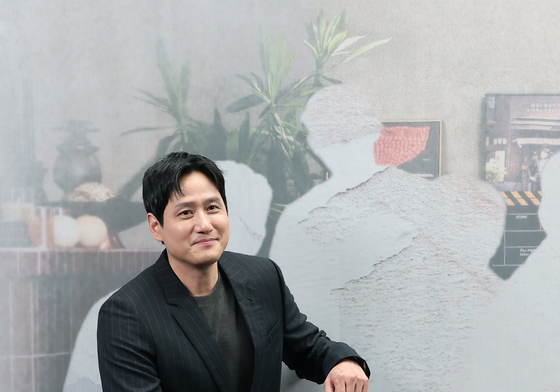 포즈 취하는 박해준