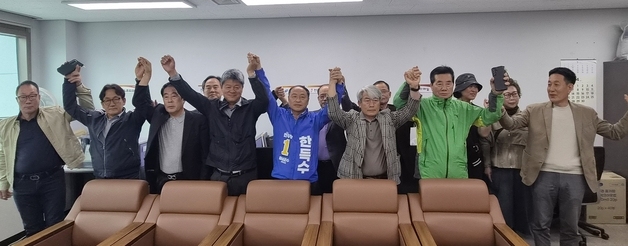 민주당 임실군수 후보 경선 1차 탈락한 김진명, 한득수 지지 선언