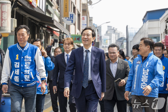 우상호 "강원도만의 판 짜겠다"…AI·바이오·농업 결합 전략 제시