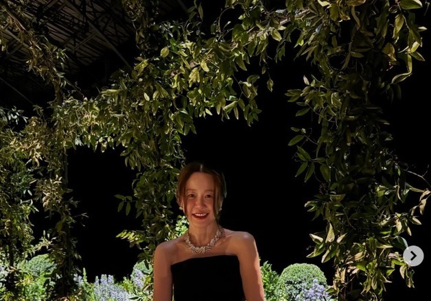 고현정, 오프숄더 드레스 입고 고혹미 발산…화려한 비주얼 [N샷]