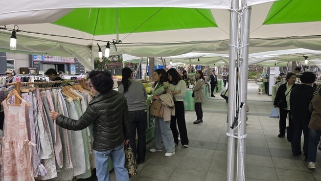 "힘들지만 함께 버텨야죠"…中企 동행축제 현장엔 따뜻한 발길[르포]