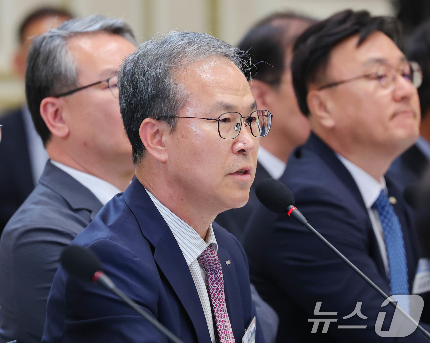 (서울=뉴스1) 이재명 기자 = 방승찬 한국전자통신연구원장이 17일 청와대 영빈관에서 열린 공공기관 및 유관기관 업무보고에서 발언하고 있다.  2026.4.17/뉴스1