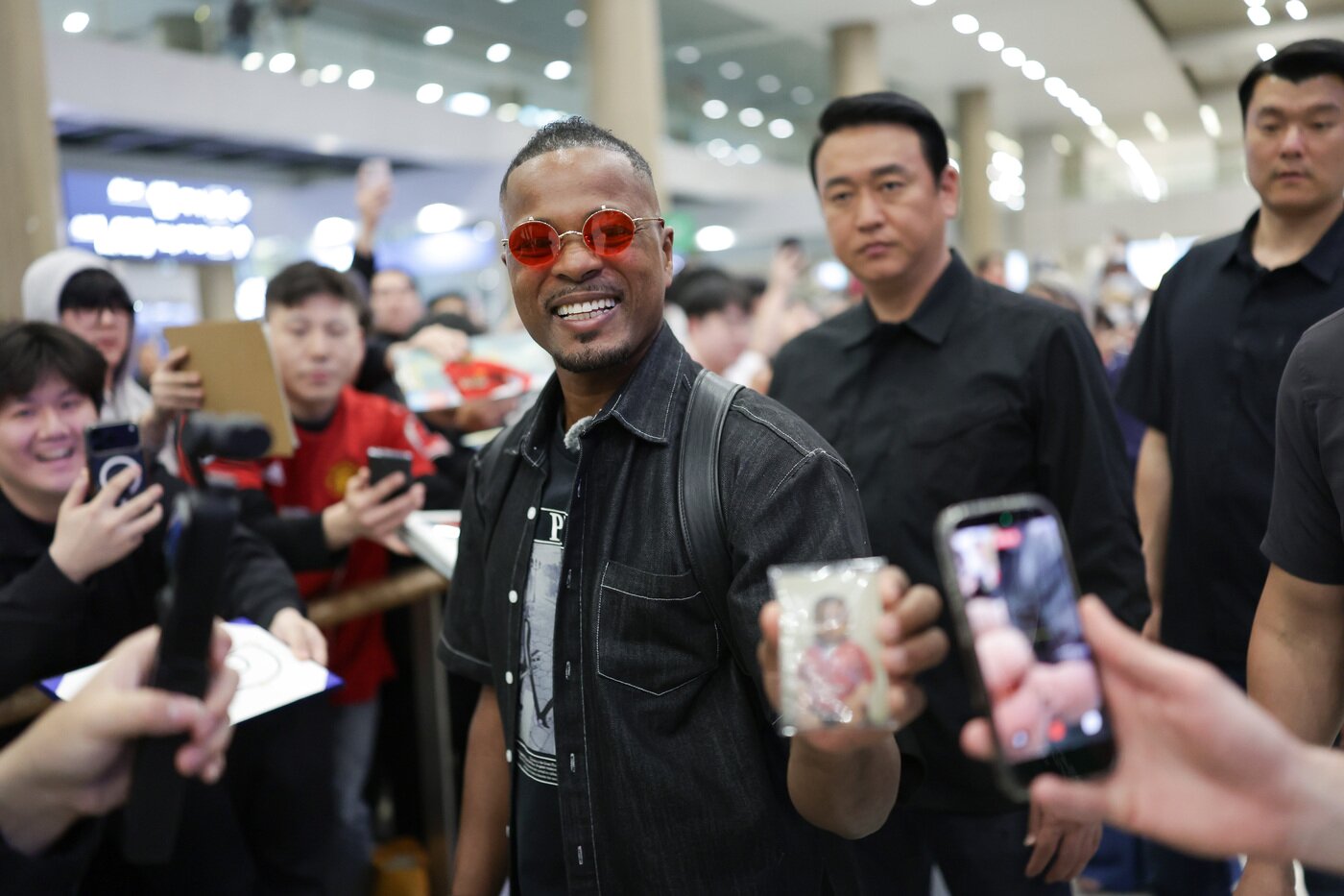 본문 이미지 - 스페셜 매치를 위해 입국한 에브라(슛포러브 제공) 