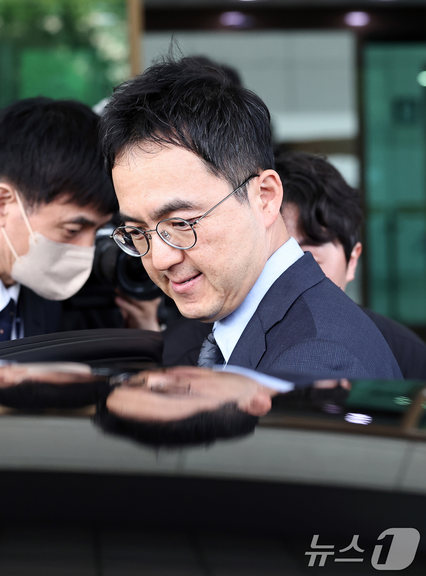 (서울=뉴스1) 구윤성 기자 = 구자현 검찰총장 직무대행이 17일 오후 서울 서초구 대검찰청에서 대장동·대북송금 의혹 사건을 둘러싼 정치권의 국정조사와 관련해 입장을 밝힌 뒤 청사 …