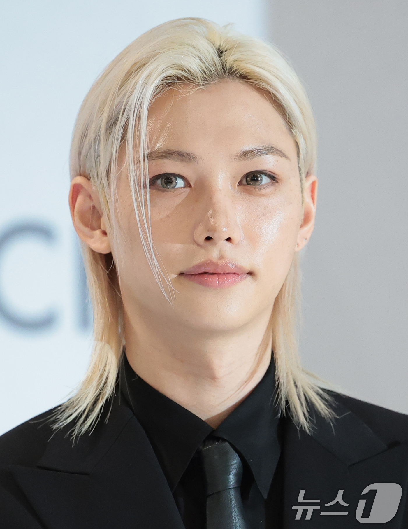 (서울=뉴스1) 권현진 기자 = 스트레이 키즈(Stray Kids) 필릭스가 17일 서울 용산구 아모레퍼시픽 본사에서 열린 2026 HERA BLACK EVENT 포토콜 행사에 참 …