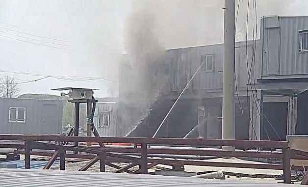 오산 접착제 공장서 화학물질 누출…27명 두통·구토 호소(종합)