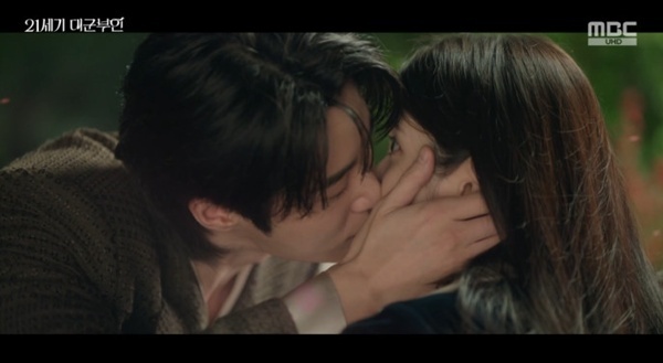 '대군부인' 아이유, 변우석과 입맞춤…노상현에 결혼 승인 부탁 [RE:TV]