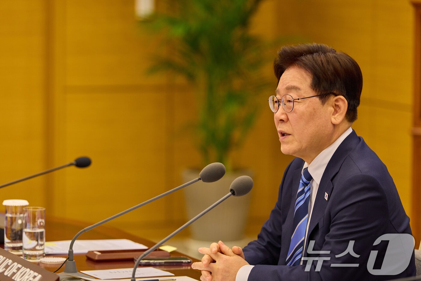 본문 이미지 - 이재명 대통령이 17일 청와대에서 프랑스와 영국 주도로 열린 '호르무즈 해협 자유항행' 정상회의에 참석해 발언하고 있다. (청와대 제공. 재판매 및 DB 금지) 2026.4.17 ⓒ 뉴스1 허경 기자