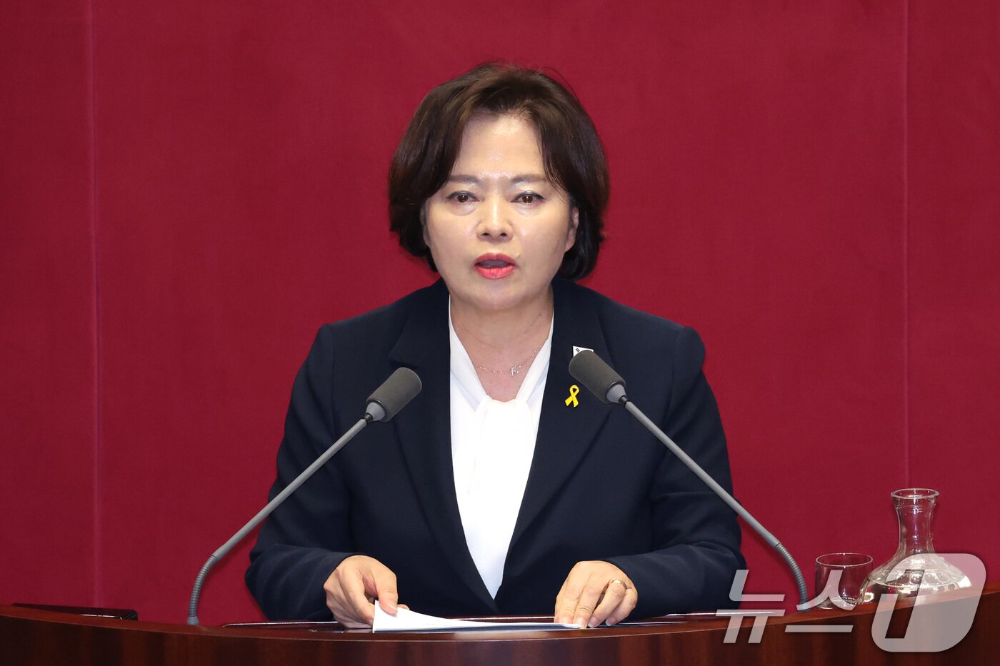 본문 이미지 - 정춘생 조국혁신당 의원이 18일 서울 여의도 국회에서 열린 제434회국회(임시회) 제6차 본회의에서 공직선거법 일부개정법률안(대안)에 대한 토론을 하고 있다. 2026.4.18 ⓒ 뉴스1 신웅수 기자