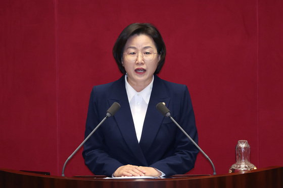 토론하는 정혜경 의원